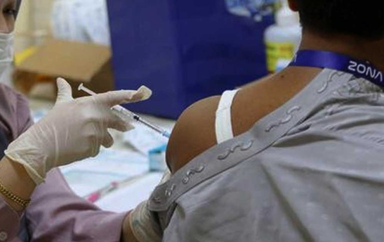 Vaksinasi Haji: Strategi Esensial Mitigasi Risiko Infeksi di Tengah Kepadatan Jamaah